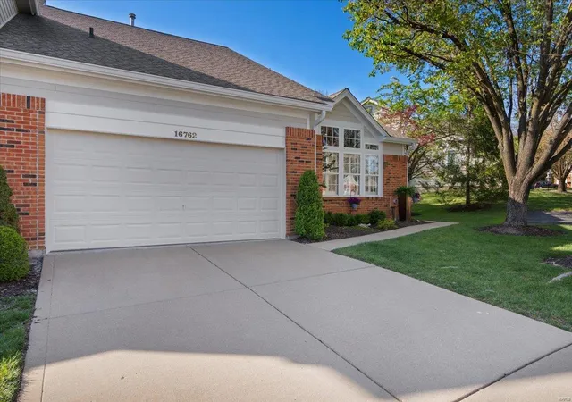 Photo 1 of Condo for sale at 16762 Chesterfield Blfs Cir, Chesterfield, MO 63005 | MLS# 25022443 | Listing updated on 2025-04-10