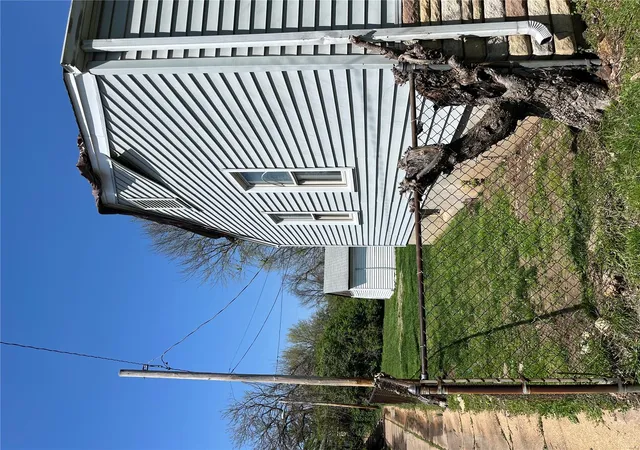 Photo 2 of Single family home for sale at 1821 Northfield Dr, Saint Louis, MO 63114 | MLS# 25022507 | Listing updated on 2025-04-10