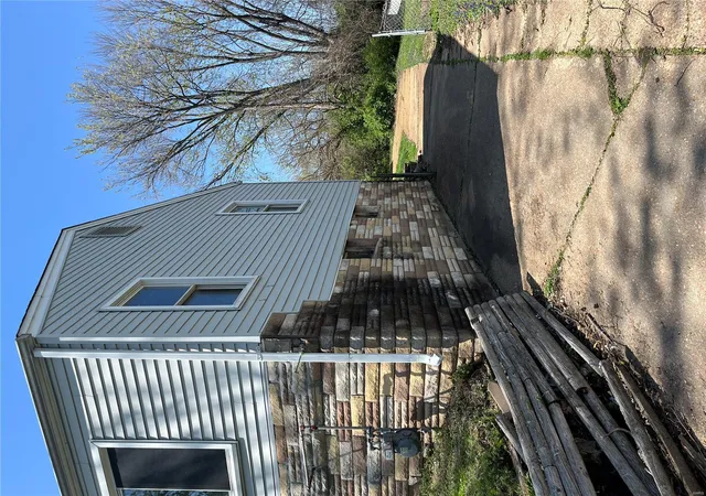 Photo 3 of Single family home for sale at 1821 Northfield Dr, Saint Louis, MO 63114 | MLS# 25022507 | Listing updated on 2025-04-10