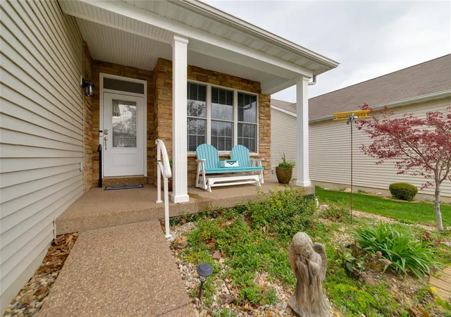 Photo 3 of Single family home for sale at 642 Falconcrest Dr, Lake Saint Louis, MO 63367 | MLS# 25022565 | Listing updated on 2025-04-11