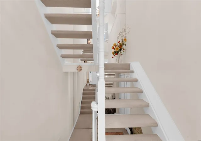 Photo 2 of Townhouse for sale at 13019 Autumn Flds, Saint Louis, MO 63146 | MLS# 25022611 | Listing updated on 2025-04-13