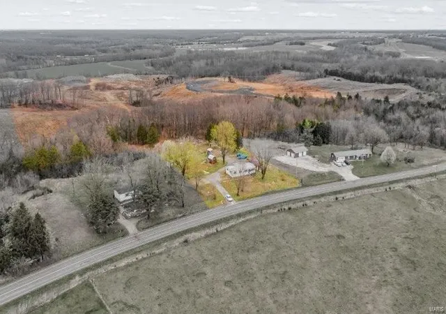 Photo 3 of Single family home for sale at 7559 State Rd Z, Fulton, MO 65251 | MLS# 25022675 | Listing updated on 2025-04-11