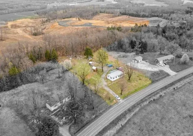 Photo 4 of Single family home for sale at 7559 State Rd Z, Fulton, MO 65251 | MLS# 25022675 | Listing updated on 2025-04-11