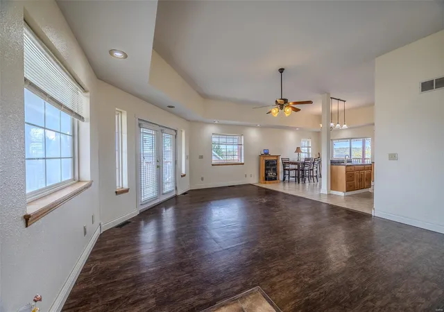 Photo 2 of Single family home for sale at 20270 Hyatt Ln, Saint Robert, MO 65584 | MLS# 25022688 | Listing updated on 2025-04-18