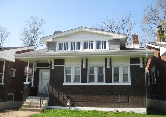 Photo 1 of Single family home for sale at 6272 Cabanne Ave, Saint Louis, MO 63130 | MLS# 25022725 | Listing updated on 2025-04-11