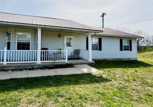 Photo 1 of Single family home for sale at 108 Sawmill Rd, Saint Robert, MO 65584 | MLS# 25022779 | Listing updated on 2025-04-11