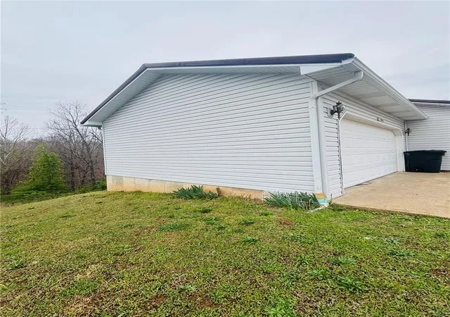 Photo 4 of Single family home for sale at 108 Sawmill Rd, Saint Robert, MO 65584 | MLS# 25022779 | Listing updated on 2025-04-11
