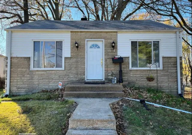 Photo 1 of Single family home for sale at 3535 Saint Christopher Ln, Saint Ann, MO 63074 | MLS# 25022847 | Listing updated on 2025-05-05