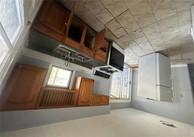 Photo 2 of Single family home for sale at 11947 Bridgevale Ave, Saint Louis, MO 63138 | MLS# 25022869 | Listing updated on 2025-05-03