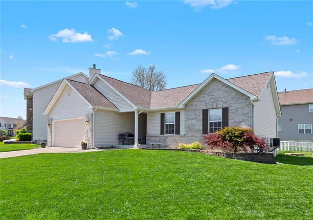 Photo 1 of Sale Pending at 1996 Lunenburg Dr, Saint Peters, MO 63376 | MLS# 25022912 | Listing updated on 2025-05-01