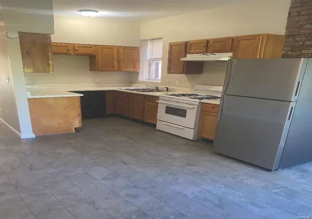 Photo 2 of Multi family home for sale at 1208 N Euclid Ave, Saint Louis, MO 63113 | MLS# 25022992 | Listing updated on 2025-04-14