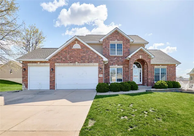 Photo 1 of Single family home for sale at 1702 Jacobs Pillow Dr, Saint Peters, MO 63376 | MLS# 25023072 | Listing updated on 2025-04-17