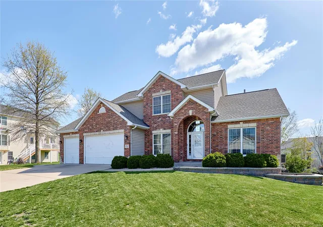 Photo 2 of Single family home for sale at 1702 Jacobs Pillow Dr, Saint Peters, MO 63376 | MLS# 25023072 | Listing updated on 2025-04-17