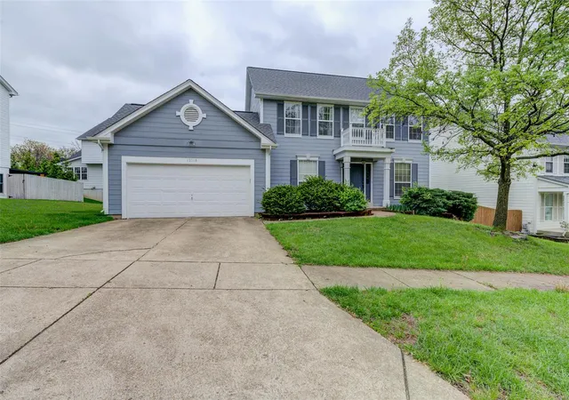Photo 2 of Single family home for sale at 12118 Fahrpark Ln, Saint Louis, MO 63146 | MLS# 25023084 | Listing updated on 2025-05-02