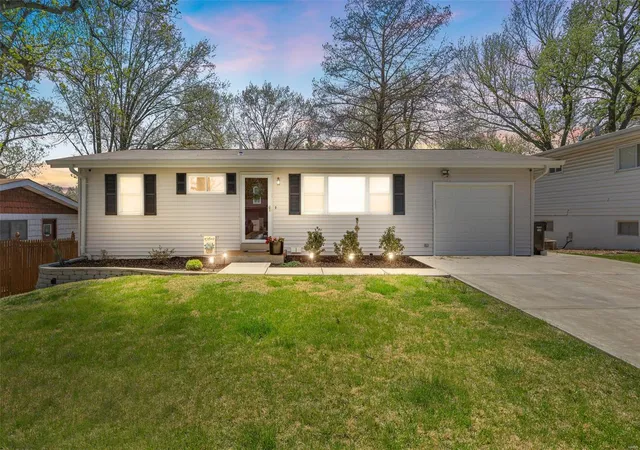 Photo 1 of Single family home for sale at 214 Martigney Dr, Saint Louis, MO 63129 | MLS# 25023090 | Listing updated on 2025-04-18