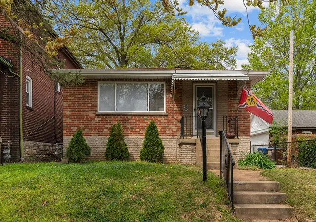 Photo 1 of Single family home for sale at 1015 Louisville Ave, Saint Louis, MO 63139 | MLS# 25023124 | Listing updated on 2025-04-24