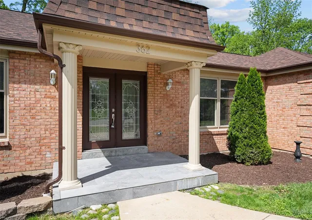 Photo 3 of Single family home for sale at 362 Hibler Ct, Saint Louis, MO 63141 | MLS# 25023180 | Listing updated on 2025-05-08