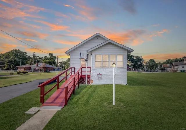 Photo 1 of Single family home for sale at 2925 Louisiana Blvd, East Saint Louis, IL 62205 | MLS# 25023248 | Listing updated on 2025-04-14