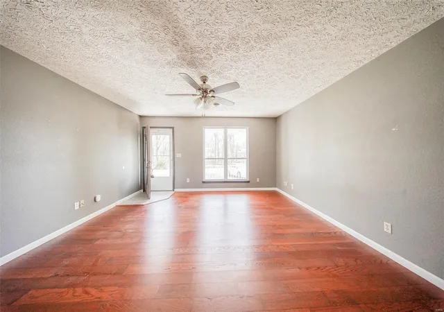 Photo 3 of Single family home for sale at 51 Jana Ln, Saint James, MO 65559 | MLS# 25023291 | Listing updated on 2025-04-18