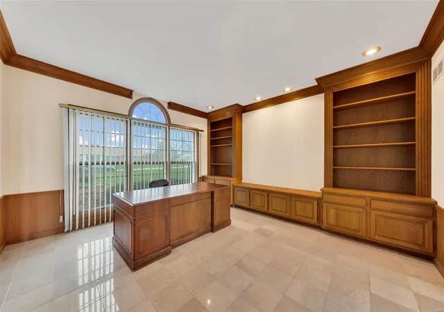 Photo 2 of Single family home for sale at 17819 Argonne Ests Dr, Florissant, MO 63034 | MLS# 25023292 | Listing updated on 2025-04-15