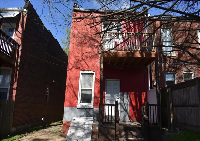 Photo 2 of Single family home for sale at 2912 Indiana Ave, Saint Louis, MO 63118 | MLS# 25023303 | Listing updated on 2025-04-15