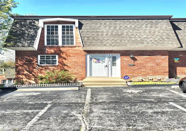 Photo 1 of Condo for sale at 10340 Corbeil Dr, Saint Louis, MO 63146 | MLS# 25023352 | Listing updated on 2025-04-16