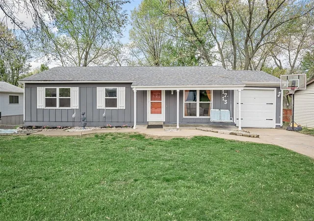 Photo 1 of Single family home for sale at 1713 Pebble Brk Dr, O Fallon, MO 63366 | MLS# 25023364 | Listing updated on 2025-04-23