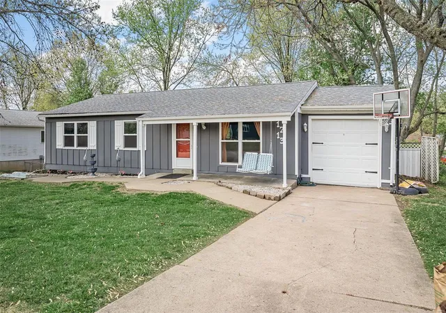 Photo 1 of Single family home for sale at 1713 Pebble Brk Dr, O Fallon, MO 63366 | MLS# 25023364 | Listing updated on 2025-04-23