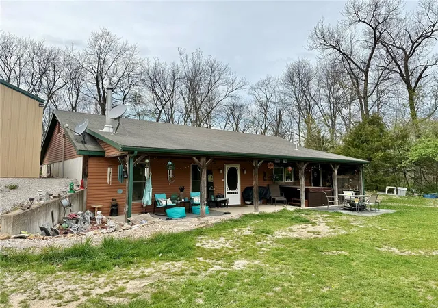 Photo 1 of Single family home for sale at 42 Berger Rd, Middletown, MO 63359 | MLS# 25023400 | Listing updated on 2025-04-15
