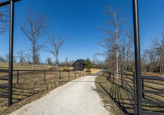 Homes for sale in St. James, MO | 19156 State Route Ee, St. James, MO 65401 | MLS# 25023441