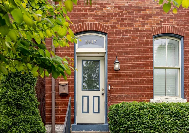 Photo 2 of Single family home for sale at 2917 S 18th Street, Saint Louis, MO 63118 | MLS# 25023474 | Listing updated on 2025-05-03