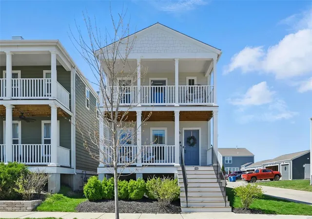 Photo 2 of Single family home for sale at 3405 Broad St, Saint Charles, MO 63301 | MLS# 25023476 | Listing updated on 2025-04-16