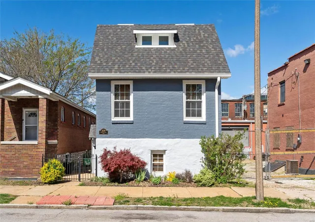 Photo 1 of Single family home for sale at 3159 Pennsylvania Ave, Saint Louis, MO 63118 | MLS# 25023533 | Listing updated on 2025-04-16