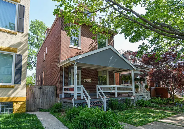 Photo 3 of Single family home for sale at 4207 Connecticut St, Saint Louis, MO 63116 | MLS# 25023598 | Listing updated on 2025-05-01