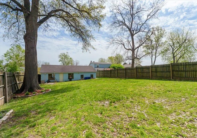 Photo 3 of Single family home for sale at 2213 Gaebler Ave, Saint Louis, MO 63114 | MLS# 25023667 | Listing updated on 2025-04-15
