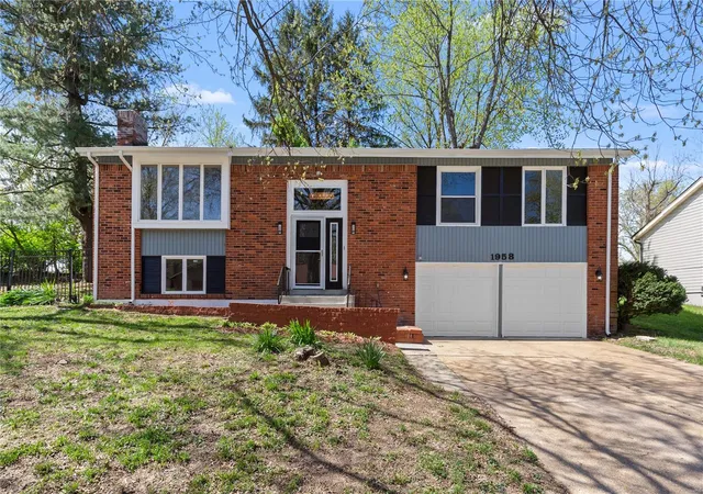 Photo 1 of Single family home for sale at 1958 Cathedral Hill Dr, Saint Louis, MO 63138 | MLS# 25023693 | Listing updated on 2025-04-18
