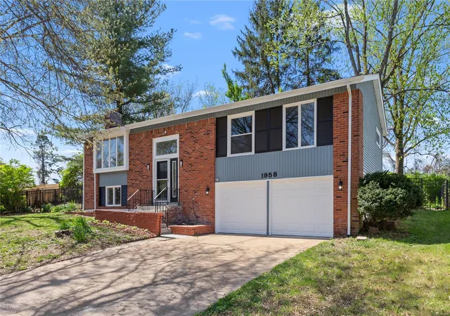 Photo 2 of Single family home for sale at 1958 Cathedral Hill Dr, Saint Louis, MO 63138 | MLS# 25023693 | Listing updated on 2025-04-18