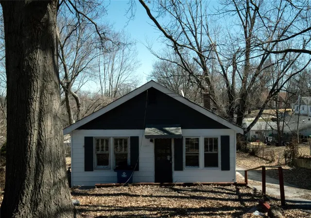 Photo 1 of Single family home for sale at 10030 Bon Oak Dr, Saint Louis, MO 63136 | MLS# 25023772 | Listing updated on 2025-04-25