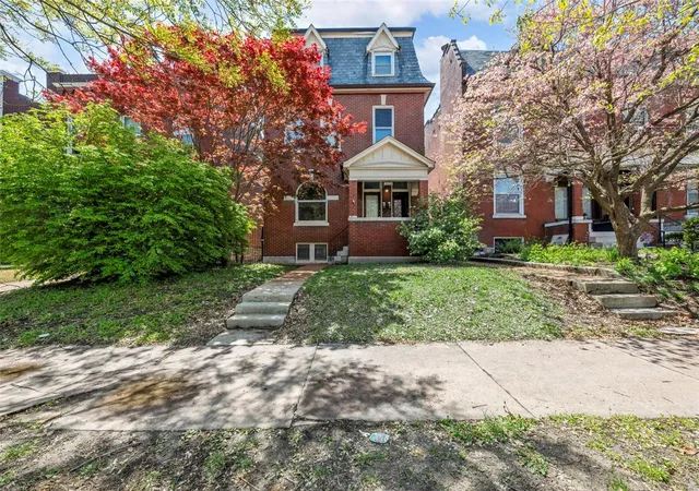 Photo 1 of Single family home for sale at 2028 Russell Blvd, Saint Louis, MO 63104 | MLS# 25023806 | Listing updated on 2025-04-21