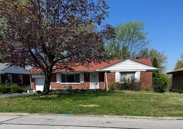 Photo 1 of Single family home for sale at 1233 Waldorf Dr, Saint Louis, MO 63137 | MLS# 25023870 | Listing updated on 2025-04-21