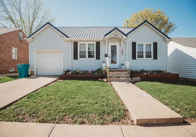 Photo 1 of Single family home for sale at 406 E Washington Ave, Owensville, MO 65066 | MLS# 25023961 | Listing updated on 2025-04-17