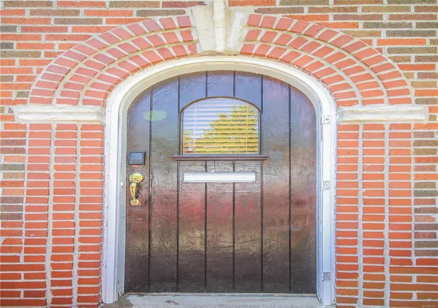 Photo 1 of Single family home for sale at 4250 Juniata St, Saint Louis, MO 63116 | MLS# 25023962 | Listing updated on 2025-04-16