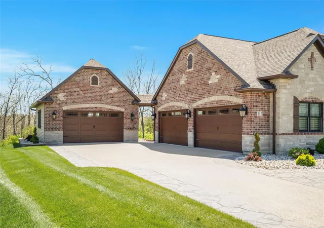 Photo 3 of Single family home for sale at 112 Adonai Ave, Wentzville, MO 63385 | MLS# 25023972 | Listing updated on 2025-04-18