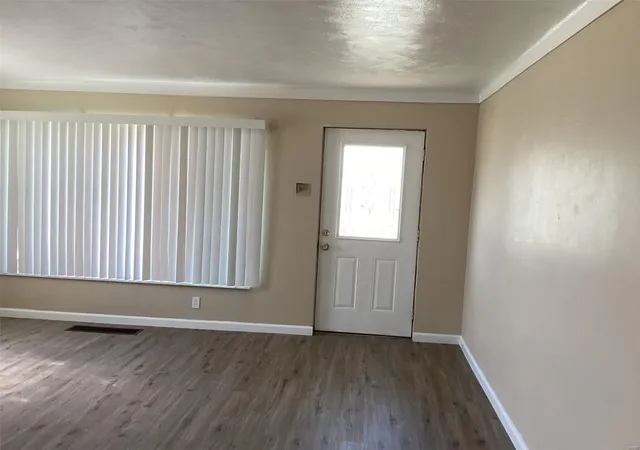 Photo 2 of Single family home for sale at 9858 Winkler Dr, Saint Louis, MO 63136 | MLS# 25024007 | Listing updated on 2025-04-18