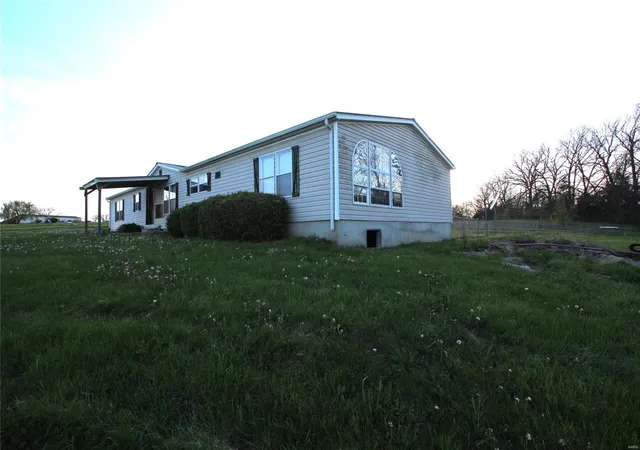 Photo 2 of Single family home for sale at 18297 Heritage Dr, Farmington, MO 63640 | MLS# 25024013 | Listing updated on 2025-04-17