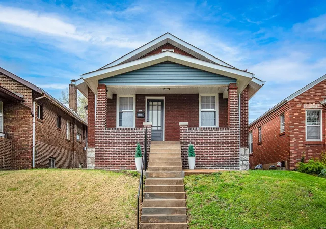 Photo 1 of Single family home for sale at 4106 Quincy St, Saint Louis, MO 63116 | MLS# 25024041 | Listing updated on 2025-04-17
