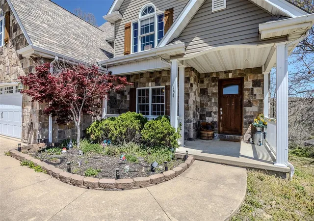 Photo 3 of Single family home for sale at 154 Ridgeview Dr, Saint Robert, MO 65584 | MLS# 25024089 | Listing updated on 2025-04-17