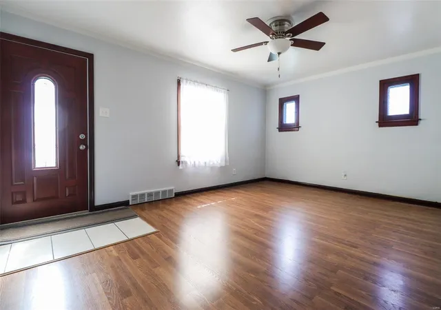 Photo 2 of Single family home for sale at 9533 Mackenzie Rd, Saint Louis, MO 63123 | MLS# 25024126 | Listing updated on 2025-04-25
