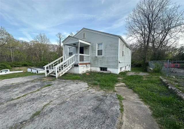Photo 1 of Single family home for sale at 8534 Jane Ave, Saint Louis, MO 63121 | MLS# 25024157 | Listing updated on 2025-04-17