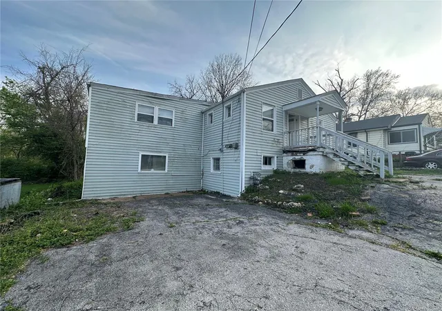 Photo 3 of Single family home for sale at 8534 Jane Ave, Saint Louis, MO 63121 | MLS# 25024157 | Listing updated on 2025-04-17